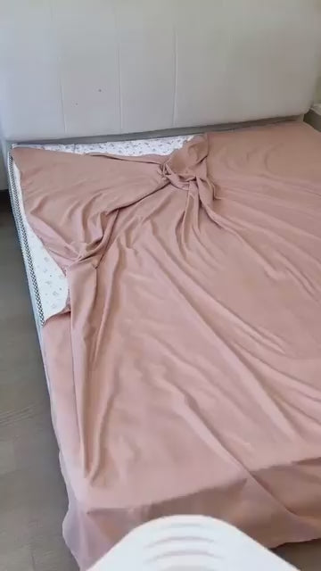 DreamHold™ Bed Sheet Fasteners – Keep your sheets Tight All Night
